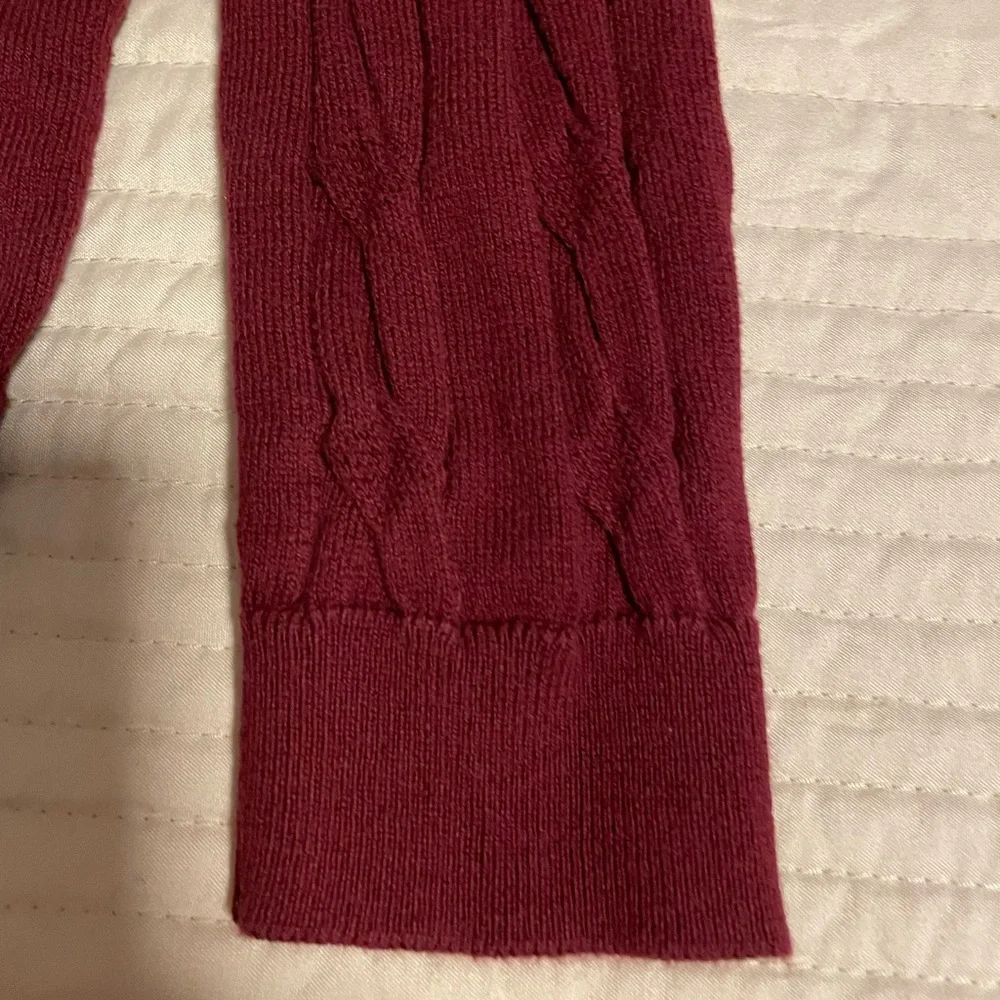 Old Navy kids maroon colored sweater. Size Large. Worn once.